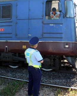 Stire din Eveniment : Trenuri patrulate de polițiști. Iată ce au găsit
