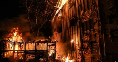 NUMAI TRAGEDIILE MAI SCHIMBĂ LEGEA! Autorizațiile de securitate la incendiu devin obligatorii de la 1 octombrie