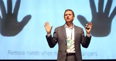 Stire din Social : Charles Montgomery, unul dintre cei mai influenți urbaniști din lume, vine la TILIA — Summitul Orașelor din România