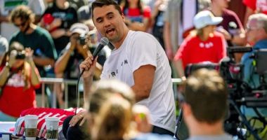 Stire din Actualitate : Donald Trump anunță moartea lui Charlie Kirk: „A fost iubit și admirat de toți, mai ales de mine”