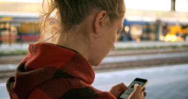 Uniunea Europeană vrea să monitorizeze mesajele de pe platforme populare precum WhatsApp