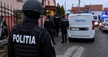 Stire din Eveniment : Administrator de pensiune, reținut într-un dosar de înșelăciune și fals. Prejudiciu de peste un milion de lei