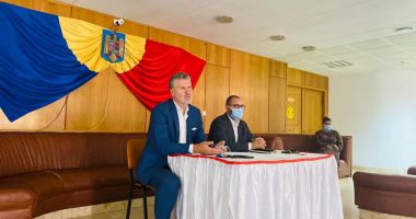 Stire din Politică-Administrație : Primarul Florin Chelaru, întâlnire cu reprezentanţii asociaţiilor de proprietari din Năvodari