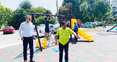 Stire din Politică-Administrație : Un nou loc de joacă construit de administrația locală din Năvodari