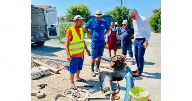 Stire din Politică-Administrație : Autorităţile locale din Năvodari se implică în reparaţia reţelelor de canalizare