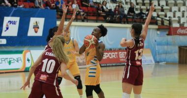 Stire din Sport : Chelsea Douglas, decisivă pentru Phoenix-Știința