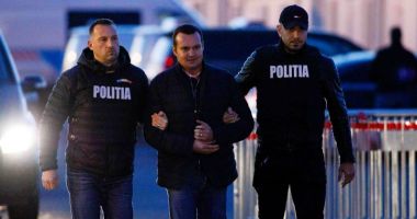 Stire din Eveniment : Cătălin Cherecheş a fost adus în ţară sub escortă pe la PTF Nădlac II
