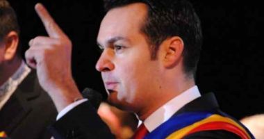 Stire din Eveniment : Cătălin Cherecheș a fost călcat de hoți. "Mi-au spart ușa și atât, poate au vrut să pună microfoane"