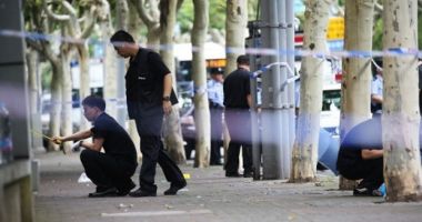 Stire din Actualitate : Nouă copii înjunghiați mortal într-o școală / CRIMINALUL, EXECUTAT!
