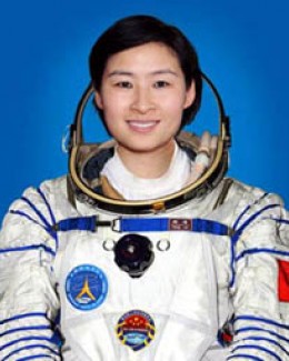 Stire din Actualitate : China confirmă trimiterea primei femei în spațiu