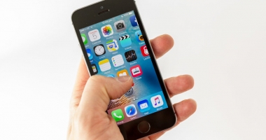 Stire din Tehnologie : China câștigă bătălia pentru marca înregistrată "iPhone"
