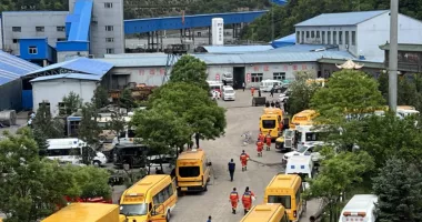 Stire din Actualitate : Explozie într-o mină de cărbune din China: cel puțin 82 de morți și zeci de dispăruți