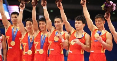 Stire din Sport Internațional : Echipa masculină a Chinei a câștigat al șaselea titlu mondial consecutiv la gimnastică