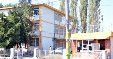 Stire din Economie : Se verifică magazinele din școli și din apropierea acestora