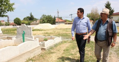 Stire din Politică-Administrație : Cu ajutorul lui Gigi Chiru, toate aleile din cimitirul musulman vor fi pietruite