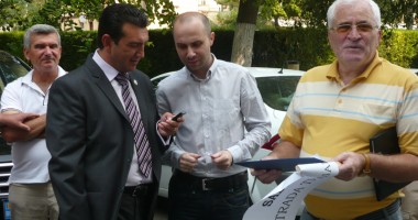 Gigi Chiru a început campania pentru demiterea primarului Radu Mazăre - 3