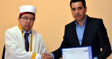 Stire din Politică-Administrație : Muftiul Iusuf Muurat s-a alăturat proiectului inițiat de Gigi Chiru