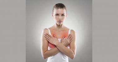 Stire din Sănătate : Nu vă mai speriați! Chistul la sâni nu înseamnă că suferiți de cancer