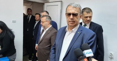 Stire din Politică-Administrație : Primarul Vergil Chițac și-a depus candidatura pentru un nou mandat. "Vreau să continui proiectele pe care le-am început"