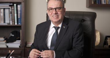 Stire din Politică-Administrație : Surprize, surprize! Primarul Vergil Chiţac a convocat o şedinţă extraordinară a Consiliului Local