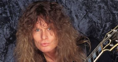 Stire din Actualitate : John Sykes, fostul membru Whitesnake şi Thin Lizzy a murit la 65 de ani, fiind răpus de cancer