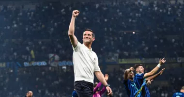 Stire din Sport : Cristi Chivu scrie istorie în Italia!