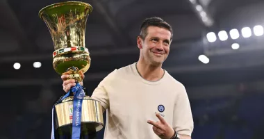 Stire din Sport : Cristi Chivu face istorie la Inter. Antrenorul român a câștigat și Cupa Italiei