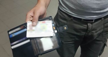 Stire din Social : PRINS CU BULETINUL FALS, ASCUNS ÎN PORTOFEL. Ce spun polițiștii
