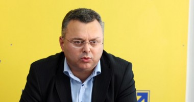 Stire din Politică-Administrație : "Cifrele sunt menite să readucă miniștrii Guvernului Ponta  cu picioarele pe pământ"