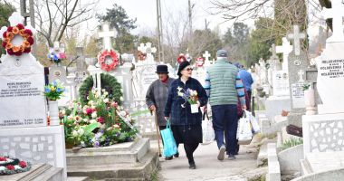 Accesul în cimitire, permis începând de astăzi