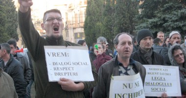 Stire din Economie : Sindicaliștii acuză Guvernul Ponta că-i duce cu preșul