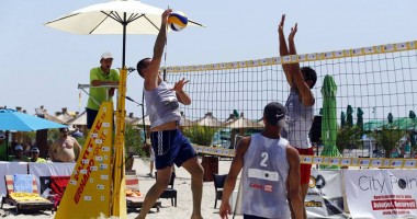 Stire din Sport : Cine sunt câștigătorii  Campionatului de beach volley