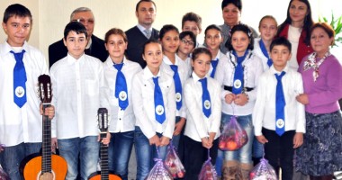 Stire din Politică-Administrație : Cine l-a colindat pe primarul din Mangalia