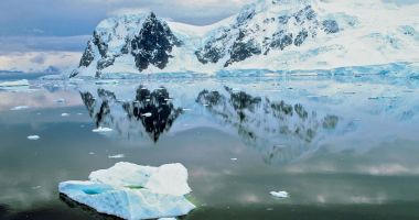 Stire din Actualitate : CAZ INCREDIBIL! Au inventat o ţară fictivă, în Antarctica, şi au făcut sute de mii de euro de pe urma celor care au vrut cetăţenie
