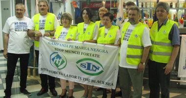Cine îi ajută pe navigatorii români să se înscrie în programul de vaccinare anticovid? - 2