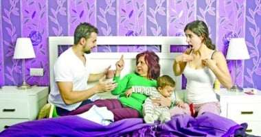 Stire din Sănătate : Cine îl educă pe copil, mama sau bunica? "Nu e bine să faci așa", "E rușine!"