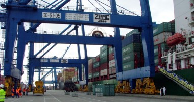 Stire din Economie : Cine mănâncă profit  pe pâine în portul Constanța