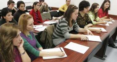Stire din Cultură-Educație : În atenția studenților care vor să studieze în America