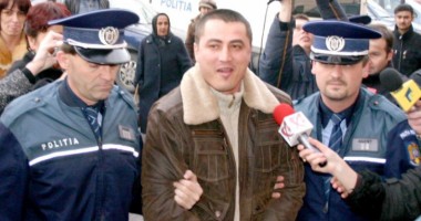 Stire din Eveniment : Procesul Cioacă - Elodia: "Dacă mă veți elibera, nu o să aveți probleme cu mine"
