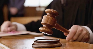 Stire din Eveniment : ADOLESCENT, TRIMIS ÎN JUDECATĂ. A amenințat că aruncă în aer două școli