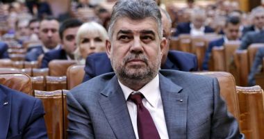 Stire din Politică-Administrație : Marcel Ciolacu a depus o coroană de flori la Zidul comemorării eroilor din centrul Kievului