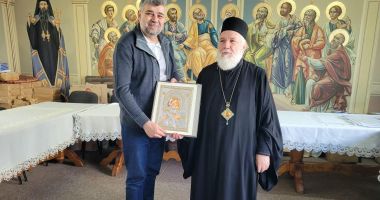 Stire din Actualitate : Unde se roagă politicienii de Paște. Premierul, vizită la Episcopia Ortodoxă din Tulcea