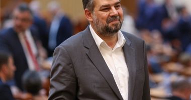 Stire din Politică-Administrație : Marcel Ciolacu, de la PSD: "Îi lăsăm să treacă luna de miere, apoi depunem moțiune"