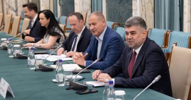 Stire din Politică-Administrație : Premierul Ciolacu a discutat cu primarii de municipii. Edilii solicită o compensare a banilor redirecţionaţi din impozitul pe venit