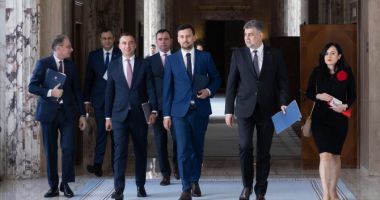 Stire din Economie : Miniștrii lui Marcel Ciolacu au negociat jaloanele din PNRR la Bruxelles. Comisia nu a dat niciun răspuns