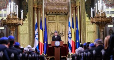 Stire din Actualitate : Ciolacu la Templul Coral: Executivul rămâne un susţinător al educării tinerei generaţii privind tragediile trecutului