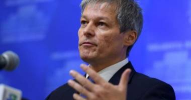 Stire din Politică-Administrație : Premierul Cioloș începe, miercuri, o vizită oficială la Paris