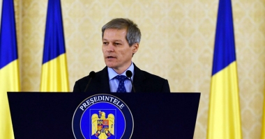 Stire din Politică-Administrație : Premierul Dacian Cioloș, decorat de președintele Republicii Moldova