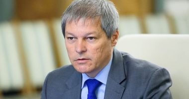 Stire din Politică-Administrație : Dacian Cioloș: "S-a bătut pasul pe loc privind alegerile în două tururi"