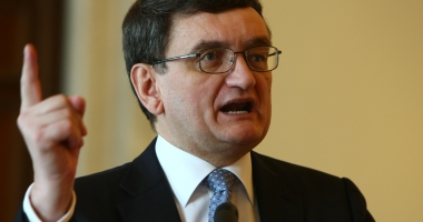 Stire din Politică-Administrație : Avocatul Poporului a trimis la CCR sesizarea la legea care interzice persoanelor condamnate să fie în Guvern